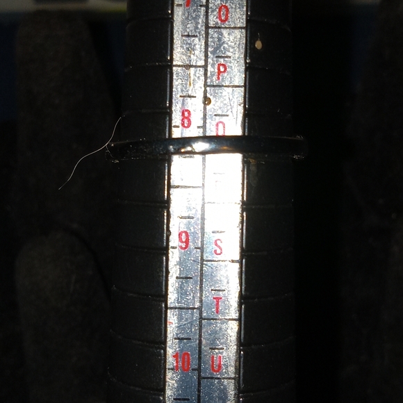 BLOWOUT PRICING 💍Red natural stone ring size 8 - Picture 4 of 4